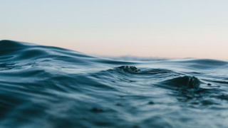 Вода / Фото: unsplash.com / Matt Hardy