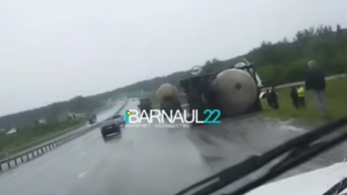 Место ДТП / Фото: кадр из видео Barnaul 22