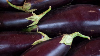 Баклажаны / Фото: unsplash.com /
Paul Magdas