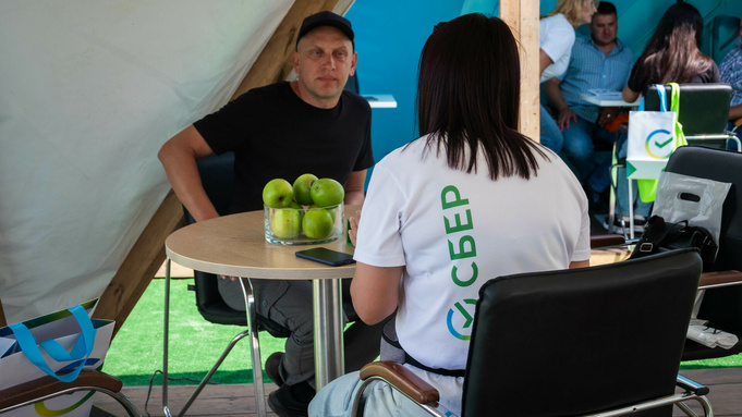 Стенд Сбера на "Дне поля" / Фото: пресс-служба банка