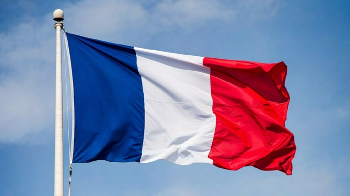 Флаг Франции / Изображение сгенерировано ИИ Kandinsky