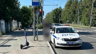 Парень на электросамокате сбил девочку / Фото: Госавтоинспекция Петрозаводска 