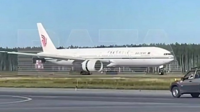 Самолет Air China экстренно приземлился в Нижневартовске / Фото: кадр из видео / Baza
