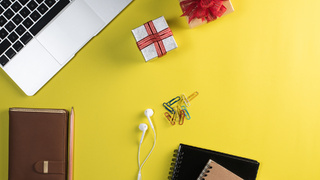 Покупки онлайн. Ноутбук / Фото: jcomp / ru.freepik.com