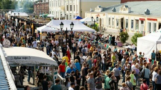 Праздник на улице Мало-Тобольской / Фото: Дмитрий Лямзин