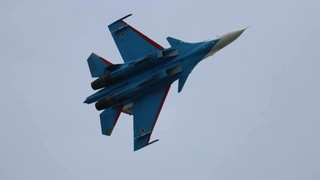 Истребитель "Русских витязей" над Барнаулом / Фото: amic.ru