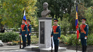 Бюст Романа Блинова / Фото: сайт АКЗС