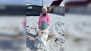 Снеговик в Ташанте / Фото: "Республика Алтай в Telegram"