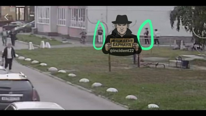 Мальчик порезал девочке лицо / Кадр из видео: "Инцидент Барнаул"
