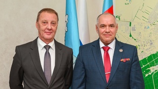 Вячеслав Франк стал наставником участника СВО / Фото: мэрия Барнаула