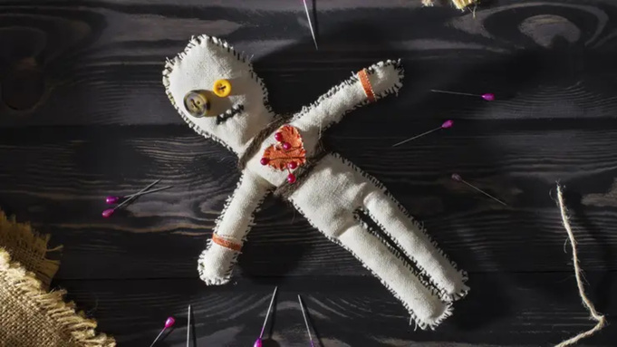 Кукла вуду/изображение с сайта freepik.com