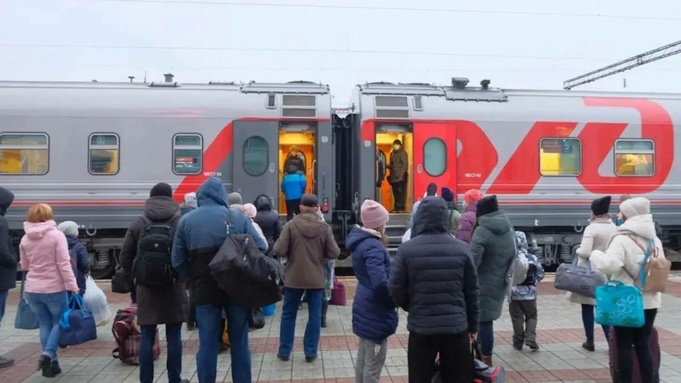 С 1 октября в Алтайском крае возобновляются льготы на пригородные поезда / Фото: канал Виктора Томенко в MAX
