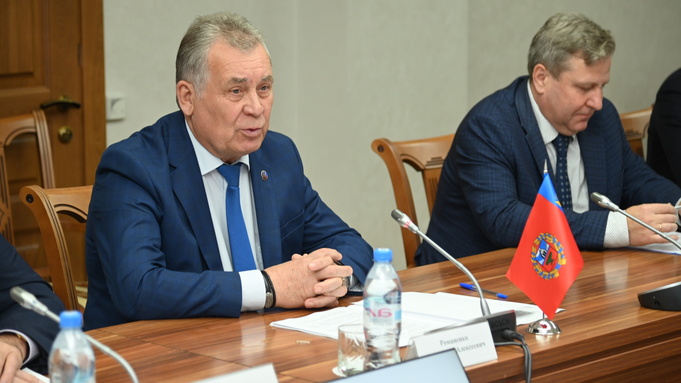 Александр Романенко на встрече с делегацией Тверской области / Фото: пресс-служба АКЗС