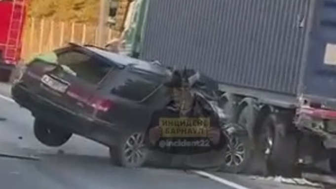 ДТП на Правобережном тракте / Кадр из видео: 