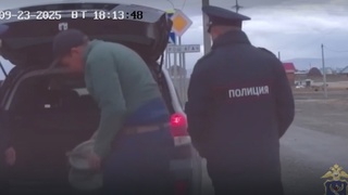 Фляга с наркотиками / Кадр из видео: "МВД Медиа"