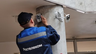 Монтаж камеры / Фото: пресс-служба компании "Ростелеком"