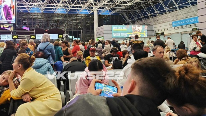 Коллапс в аэропорту Сочи / Фото: "В курсе 22"