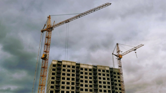 Строительство многоквартирного дома в Барнауле / Фото: Екатерина Смолихина / amic.ru 