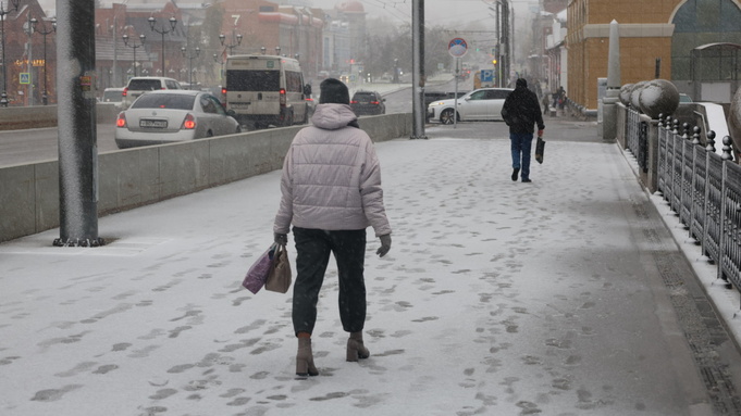 Снегопад в Барнауле в начале октября / Фото: amic.ru / Екатерина Смолихина