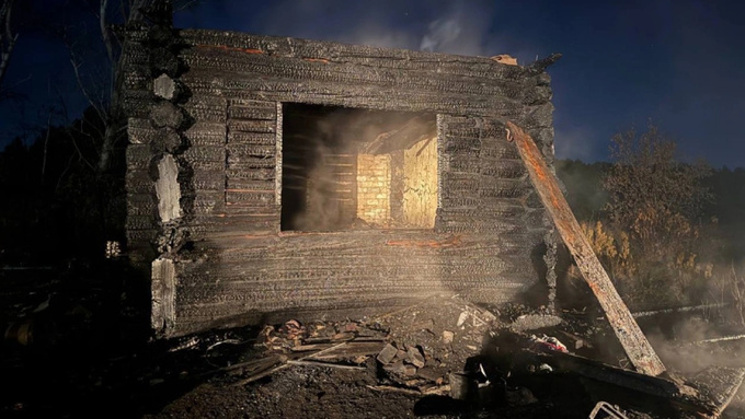 Сожженный дом / Фото: УМВД по Курганской области