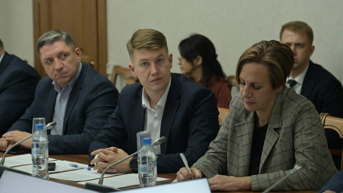 Рассмотрение бюджета в АКЗС / Фото: пресс-служба парламента