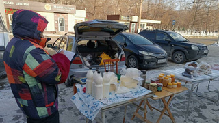 Рейд по местам уличной торговли / Фото: администрация Барнаула