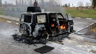 Удар дрона ВСУ по автомобилю / Фото: Telegram-канал "Настоящий Гладков" / t.me/vvgladkov