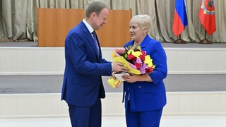 Томенко вручил награды лучшим работникам дорожной и транспортной отрасли / Фото: Антон Червяков