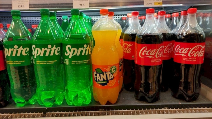 Coca-Cola и Sprite в магазине  / Фото: amic.ru / Екатерина Смолихина