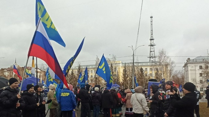 Митинг ЛДПР в Барнауле в честь Дня народного единства/фото: пресс-служба АРО ЛДПР 