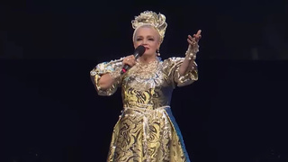 Надежда Кадышева / Скриншот из видео шоу-программы "Плывет веночек"