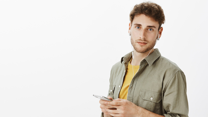 Мужчина. Смартфон / Фото: cookie_studio / ru.freepik.com