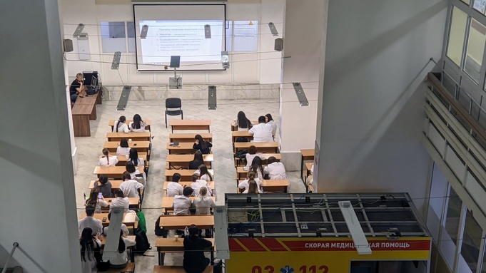 Занятие в медицинском вузе / Фото: amic.ru