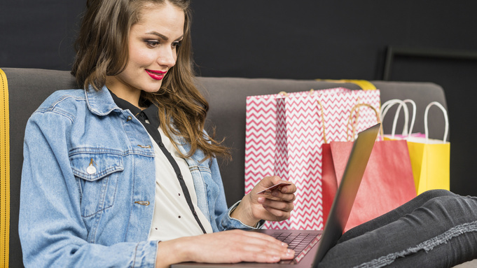 Онлайн-шопинг / Фото: ru.freepik.com