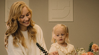 Собственница Central Flower Анна Неверова c дочерью /Фото: Карина Павлычева