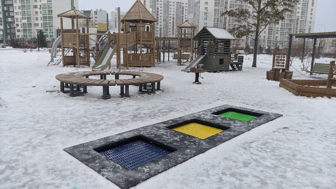 Детская площадка в сквере "Взлетный" / Фото: amic.ru