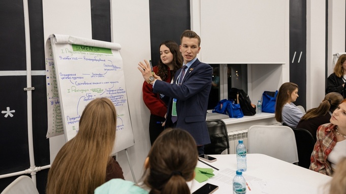 Денис Калин в акселерационной программе "Волна" / Фото: АГМУ