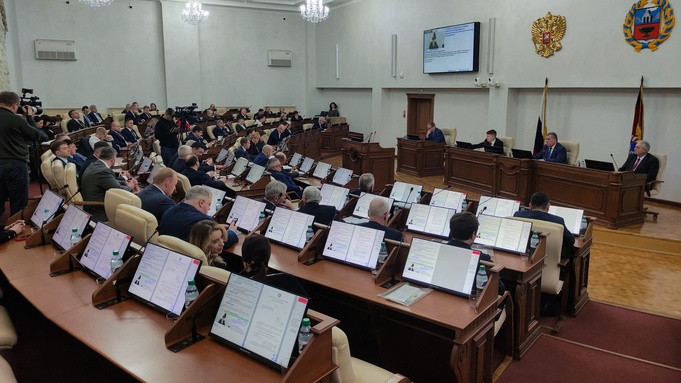 Депутаты АКЗС / Фото: amic.ru, Екатерина Смолихина