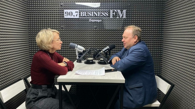 Ирина Прокофьева и Алексей Попеляев / Фото: радиостанция Business FM (Бизнес ФМ) Барнаул