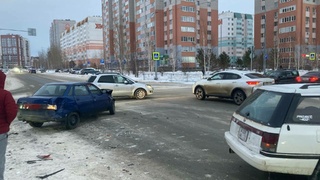 Массовое ДТП произошло на "дурацком перекрестке" / Фото: t.me/druzhnyyrayon / Андрей