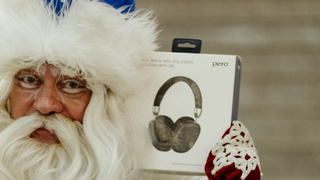 Дед мороз и наушники / Фото: ТРЦ "Европа"