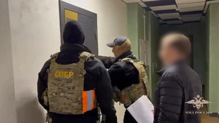 В Барнауле задержали трех жителей, отмывавших для мошенников деньги с "безопасных счетов" / Кадр из видео