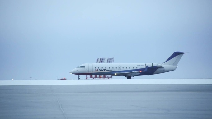 Самолет в аэропорту Барнаула / Фото: amic.ru