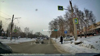 Дорожная полоса, занятая снегом / Фото: "Барнаул 22"