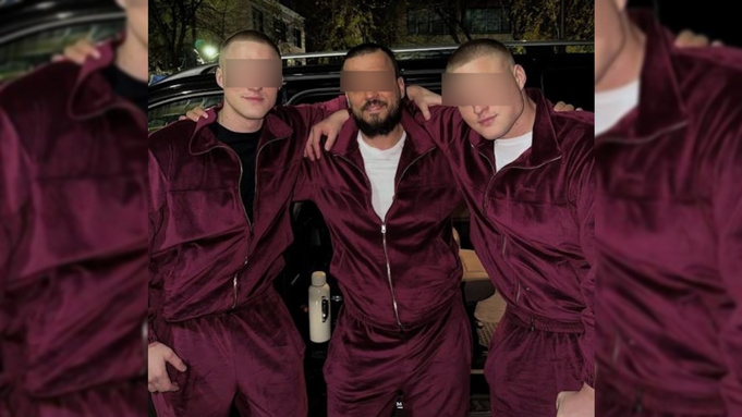 Максим Антонов в центре / Фото: соцсети