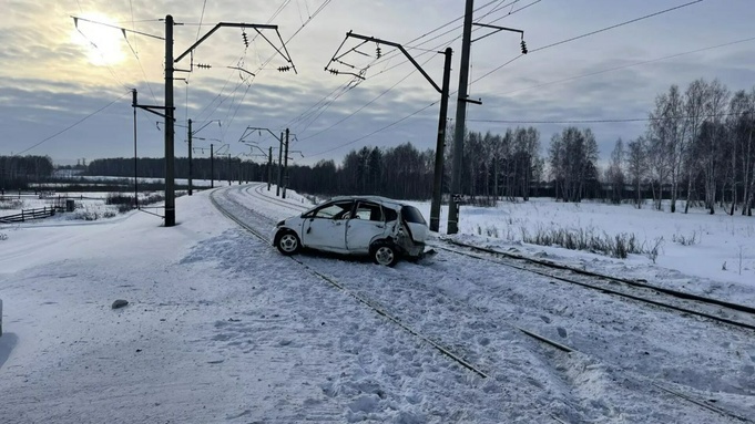 ДТП на железнодорожном переезде / Фото: алтайское МВД