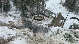 Грузовик упал с обрыва / Фото: МВД-04
