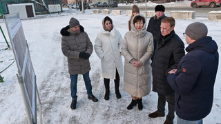 Вячеслав Франк на площади Свободы / Фото: мэрия Барнаула