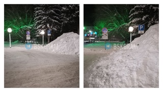 Заваленная снегом парковка у ТЦ "АБ" / Фото: "Бийск 22"