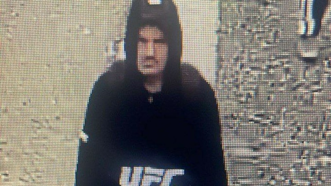 Полиция разыскивает мужчину со шрамом на руке / Фото: Транспортная полиция Сибири